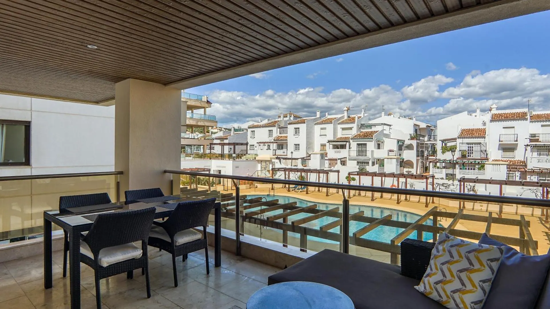 Beach Side Apartment La Duquesa Castillo de Sabinillas İspanya