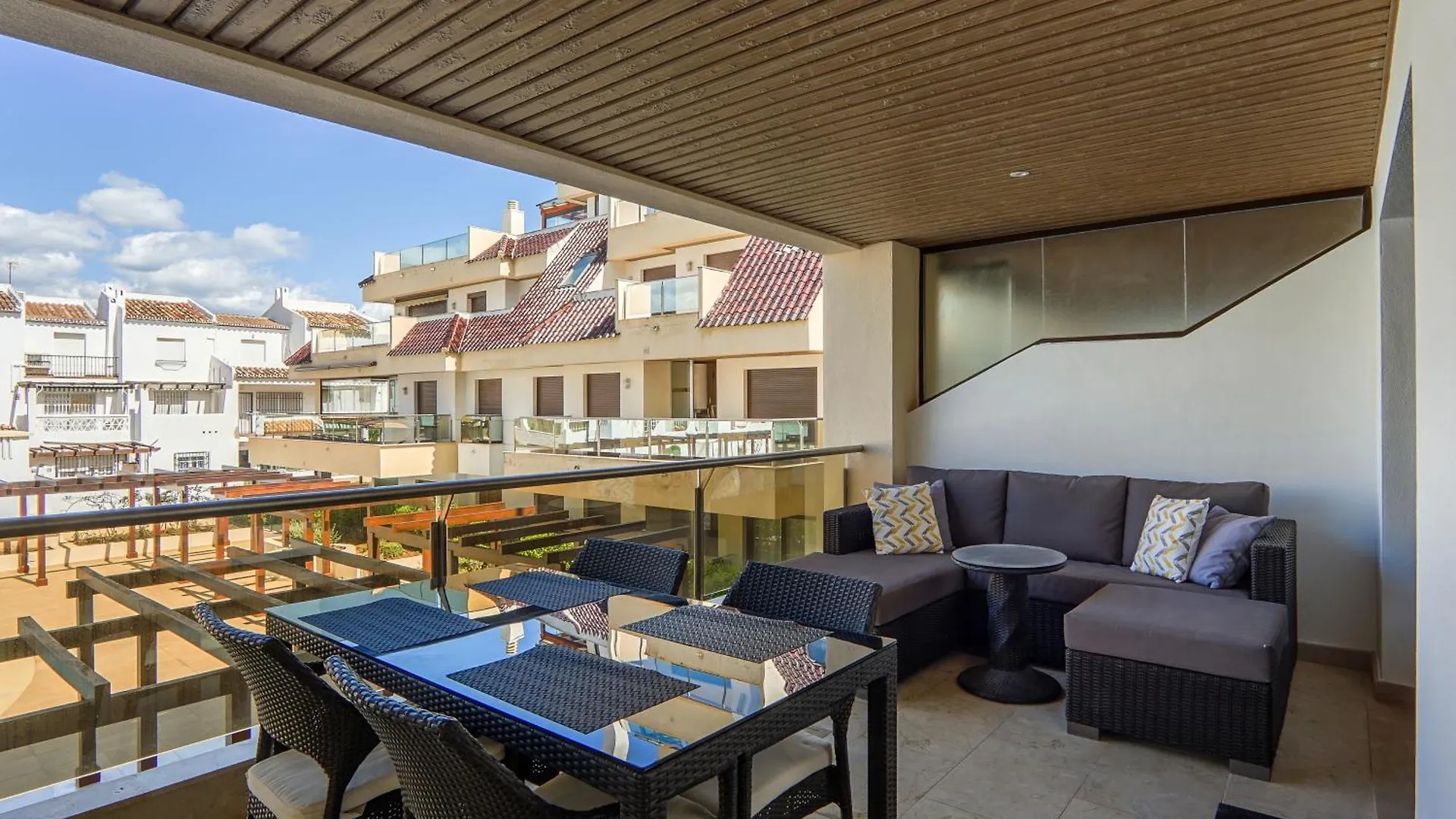Beach Side Apartment La Duquesa Castillo de Sabinillas İspanya