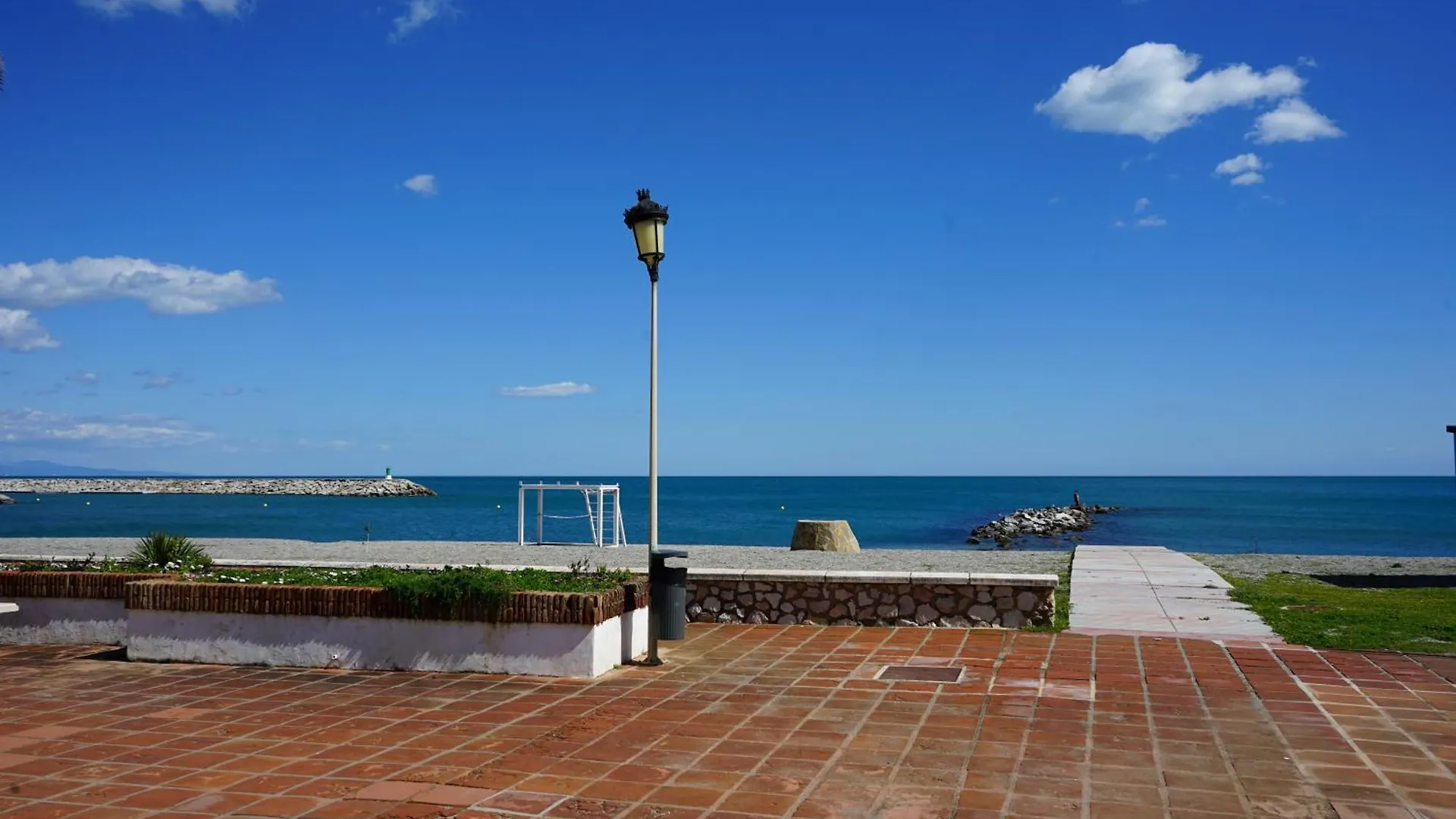 Beach Side Apartment La Duquesa Castillo de Sabinillas