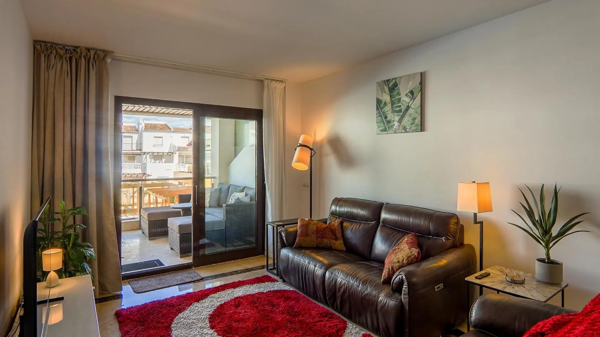 Beach Side Apartment La Duquesa Castillo de Sabinillas İspanya