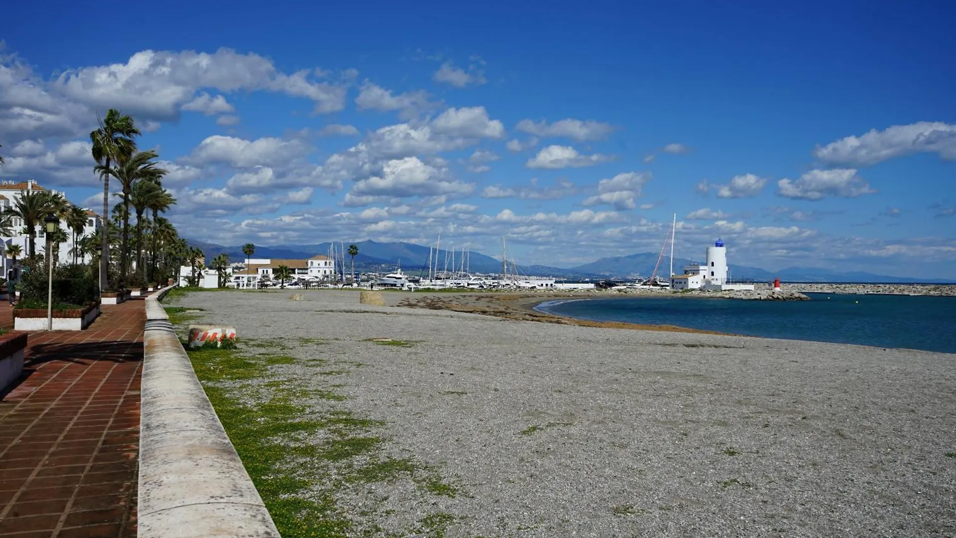 Beach Side Apartment La Duquesa Castillo de Sabinillas